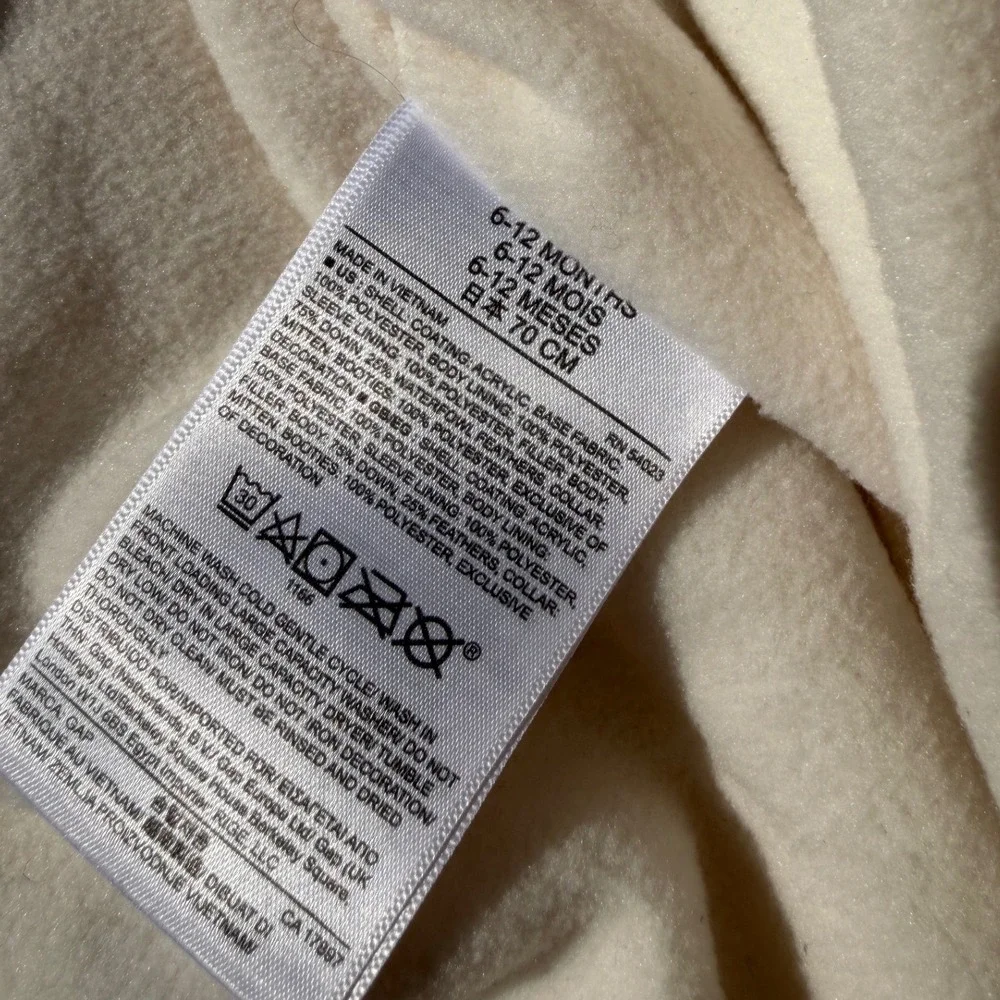 BabyGap Kids Cream Hooded Puffer Snowsuit Down Fill One Piece 6-12 Months